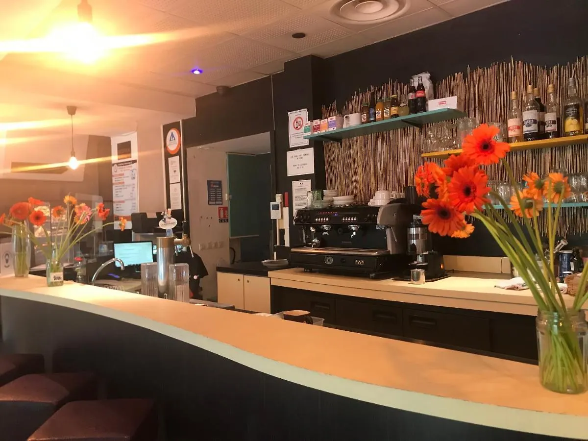 Hostal Auberge de Jeunesse HI Les Camélias Niza