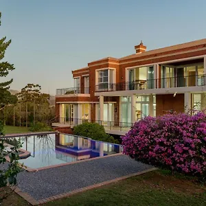 red-mansion-la-felicita.hotels-capetown.com/