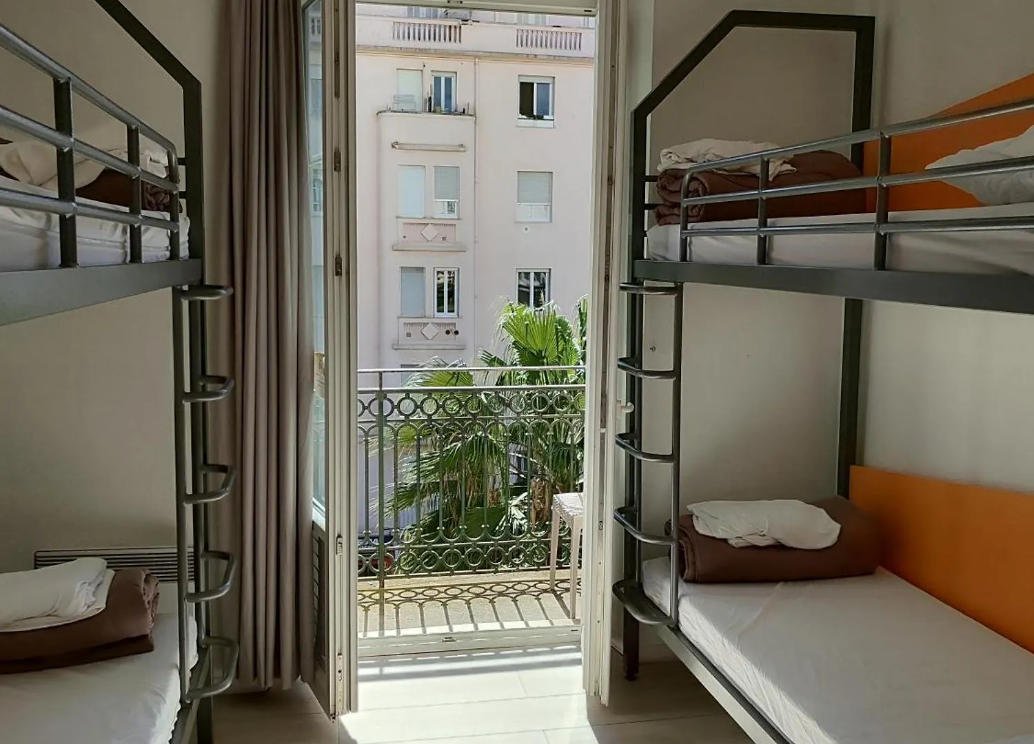Hostel Auberge De Jeunesse Hi Nice Les Camelias